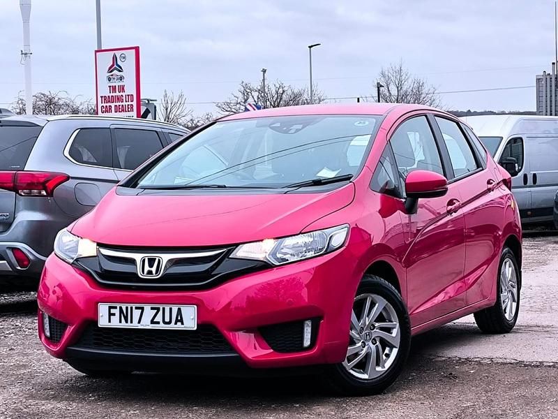 Used Honda Jazz SE 102 HP (75 kW) 2017 Red Hatchback