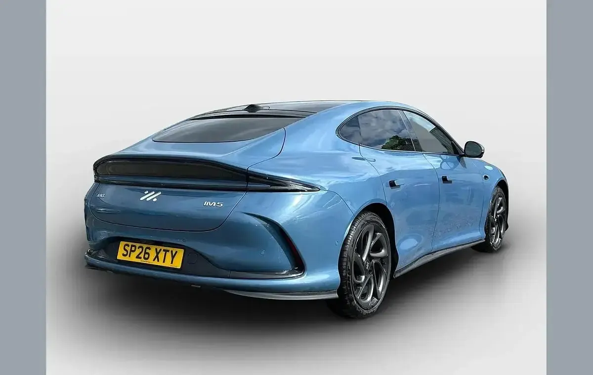 Nuevo MG IM5 Performance 553 kW (752 CV) 2026 Azul Utilitario