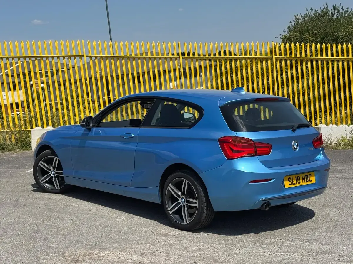 Used BMW 118 Sport Line 136 HP (100 kW) 2018 Blue Hatchback