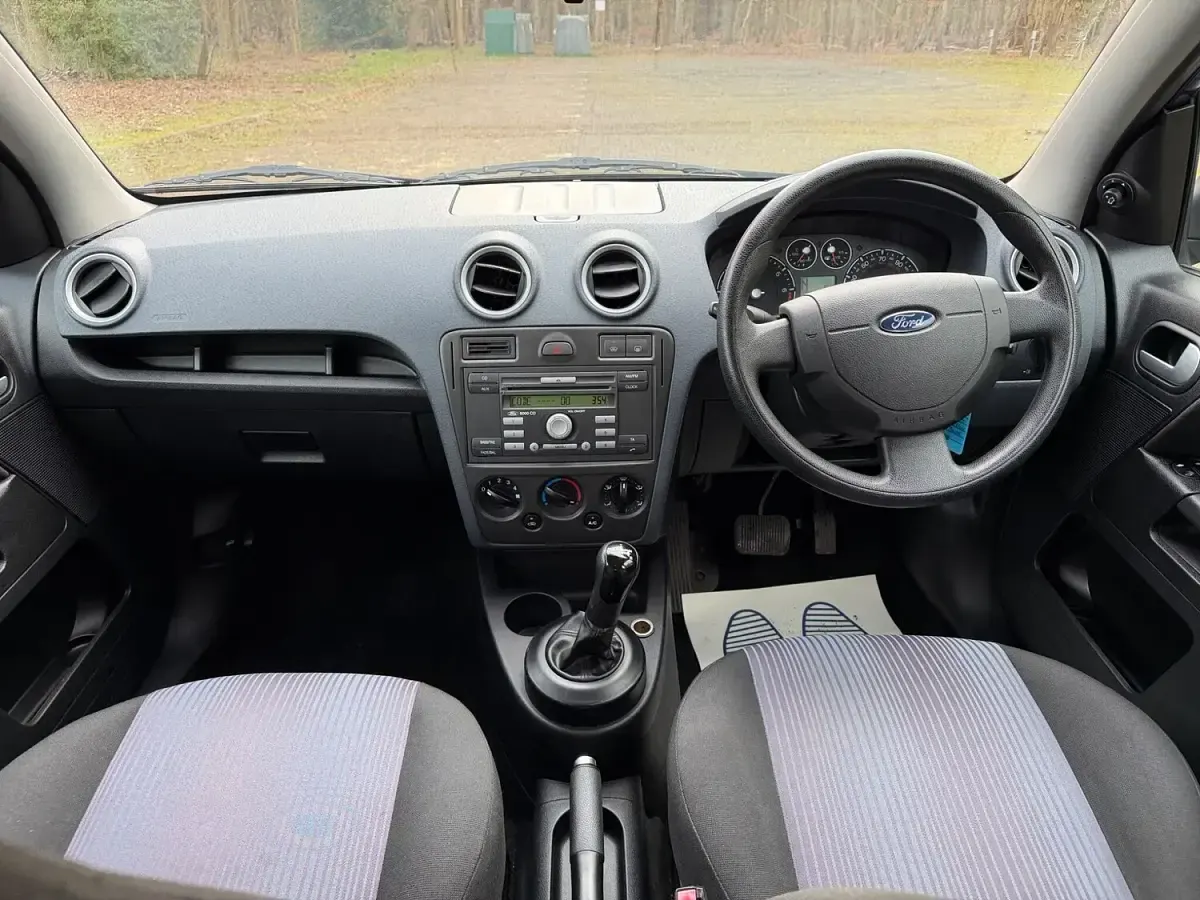 Used Ford Fusion Style 80 HP (58 kW) 2010 Blue Hatchback