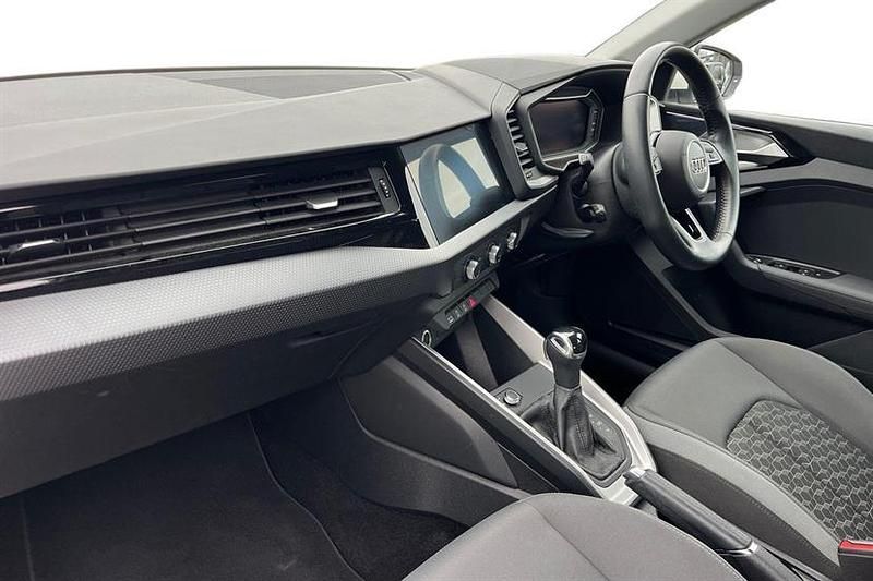 Used Audi A1 Sport 116 HP (85 kW) 2019 Shell white SUV