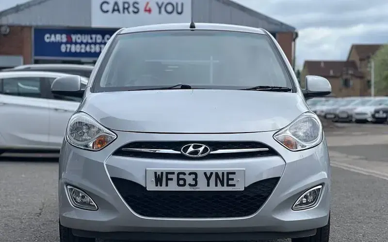 Used Hyundai i10 Active 86 HP (63 kW) 2013 Silver Hatchback