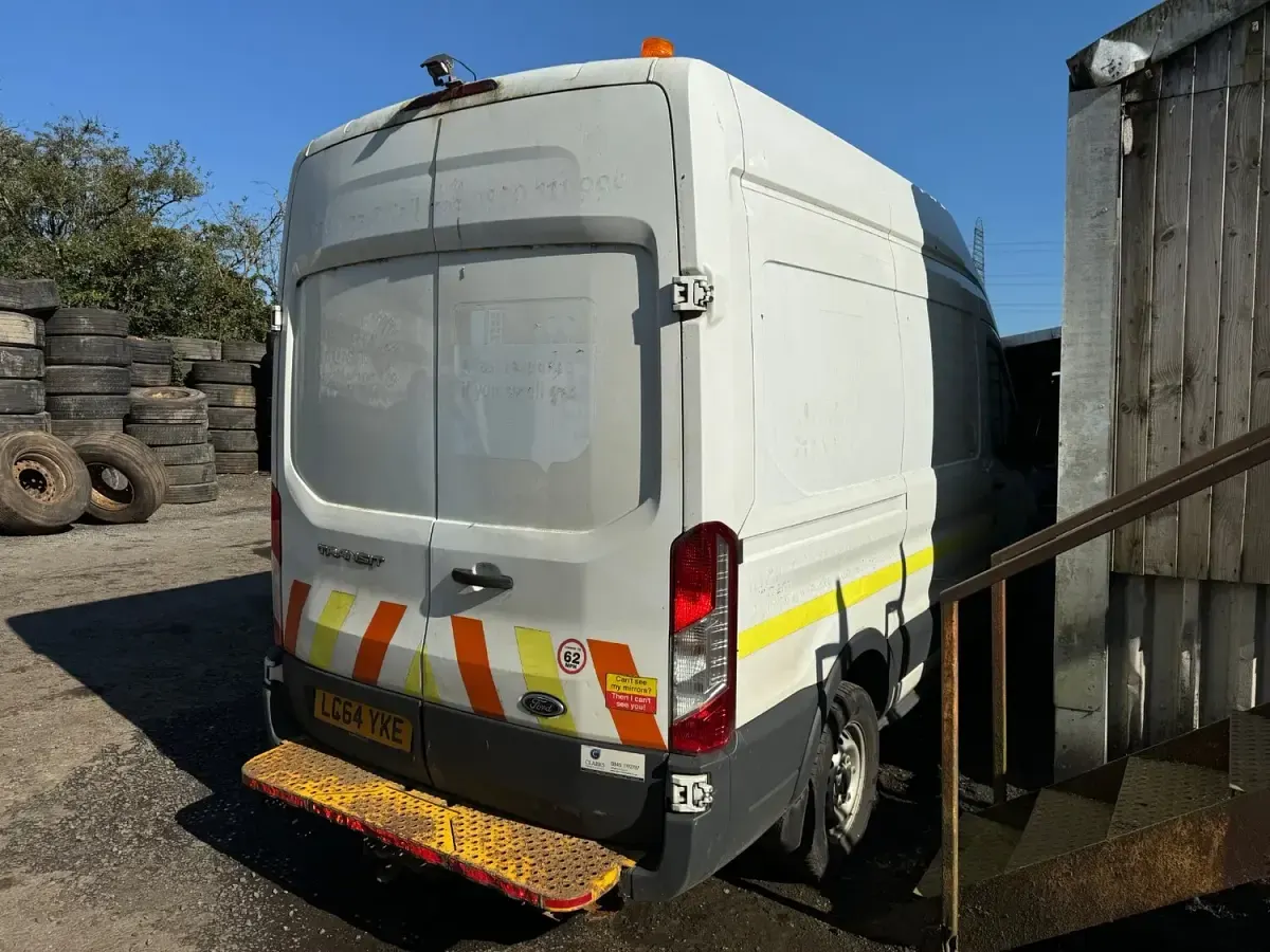 Used Ford Transit 125 HP (91 kW) 2015 White Van