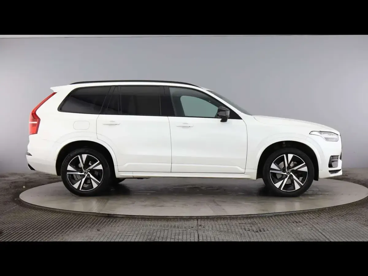 Used Volvo XC90 R-Design 235 HP (172 kW) 2022 White SUV