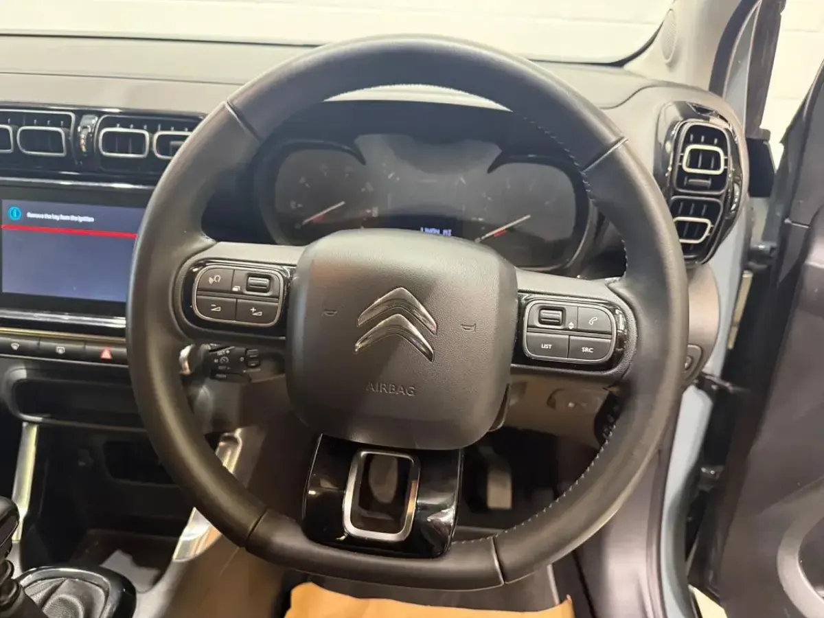 Usado Citroën C3 Aircross PureTech 108 HP (79 kW) 2023 Cinzento SUV