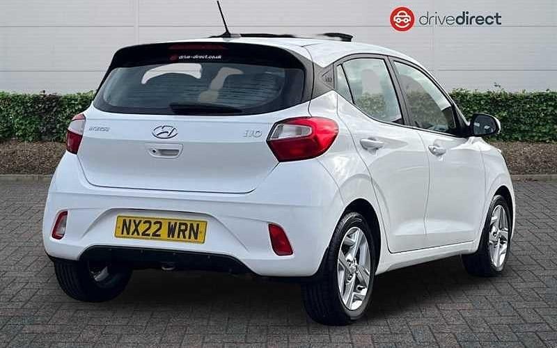 Used Hyundai i10 SE 67 HP (49 kW) 2022 White Hatchback