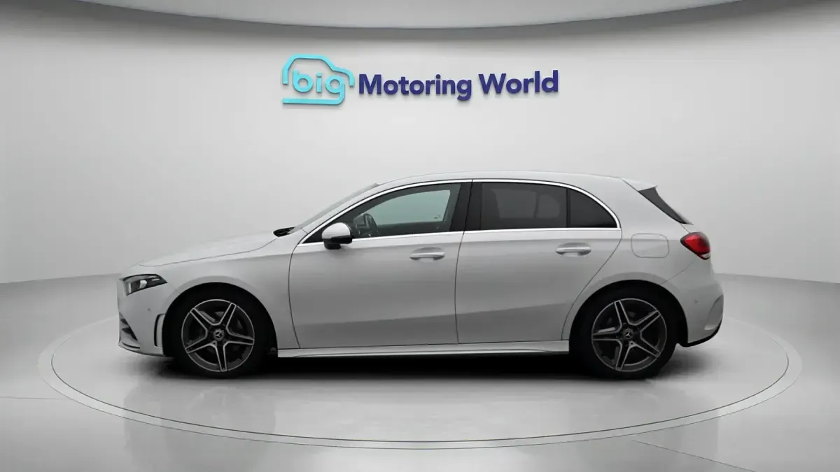 Używany Mercedes A200 Executive 163 KM (119 kW) 2021 Biały Hatchback