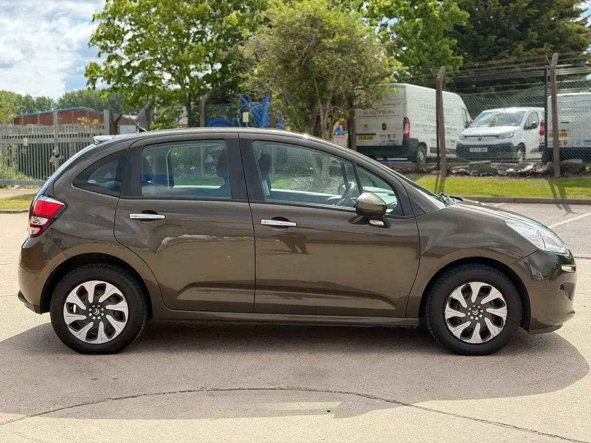 Usado Citroën C3 VTR Sport 68 HP (50 kW) 2013 Castanho Citadino