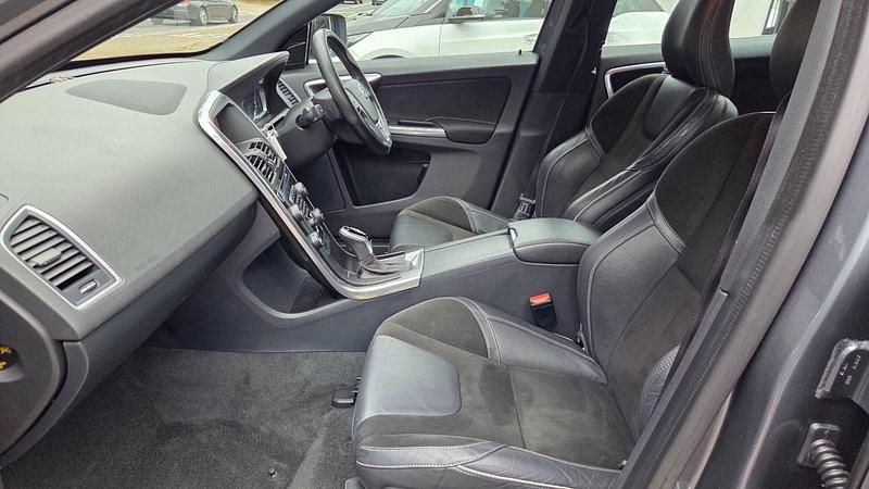 Used Volvo XC60 R-Design 190 HP (139 kW) 2017 Grey SUV