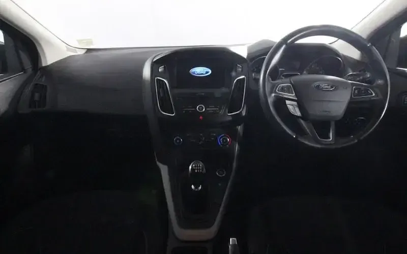 Used Ford Focus Zetec 125 HP (91 kW) 2017 Grey Hatchback