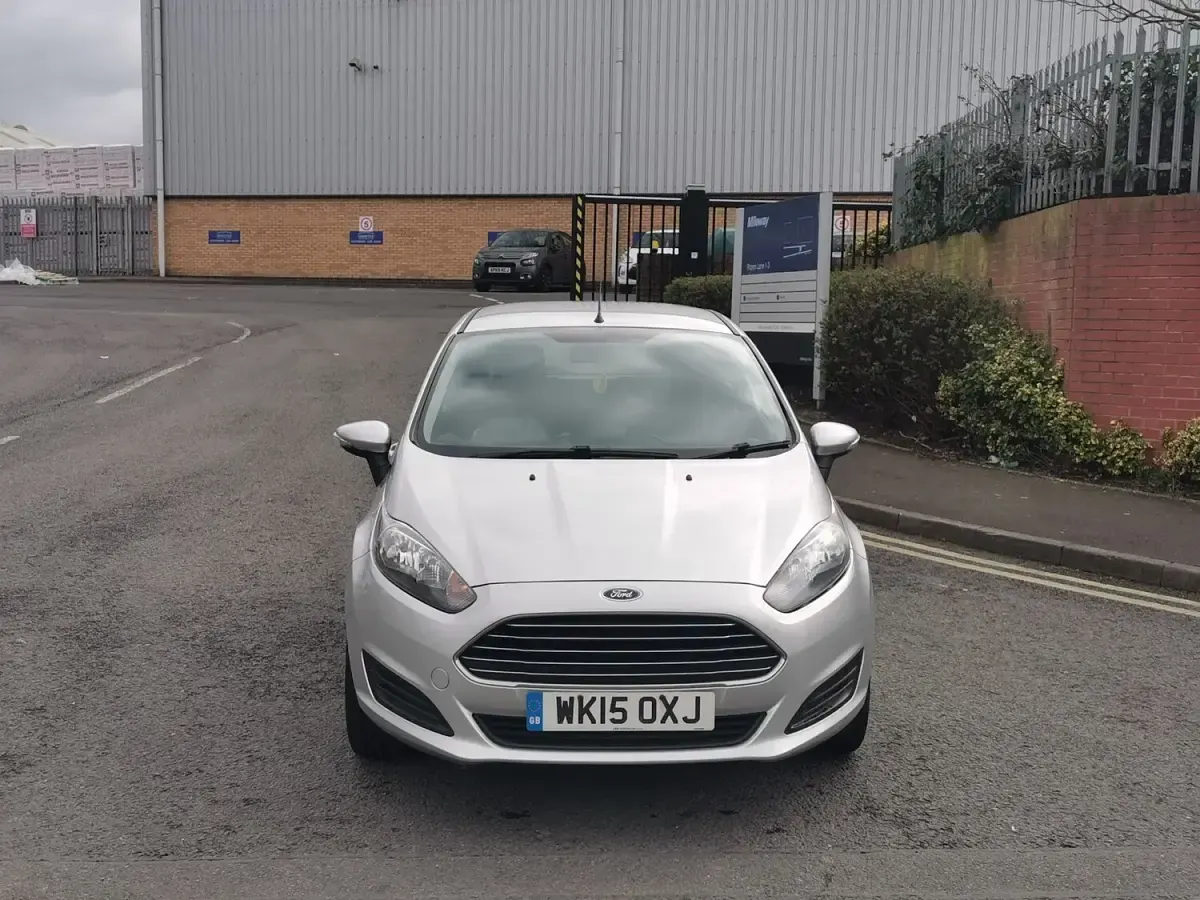 Used Ford Fiesta Style 75 HP (55 kW) 2015 Silver Hatchback