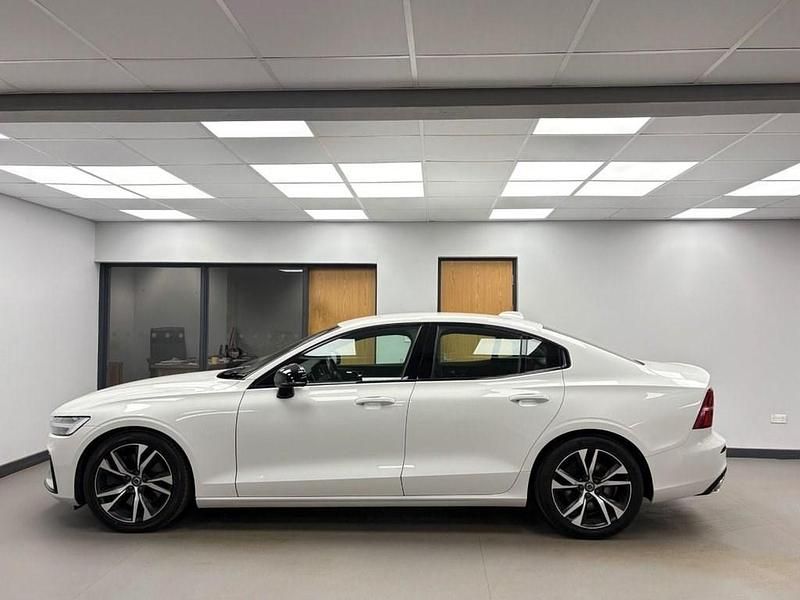 Used Volvo S60 R-Design 250 HP (183 kW) 2019 White Sedan