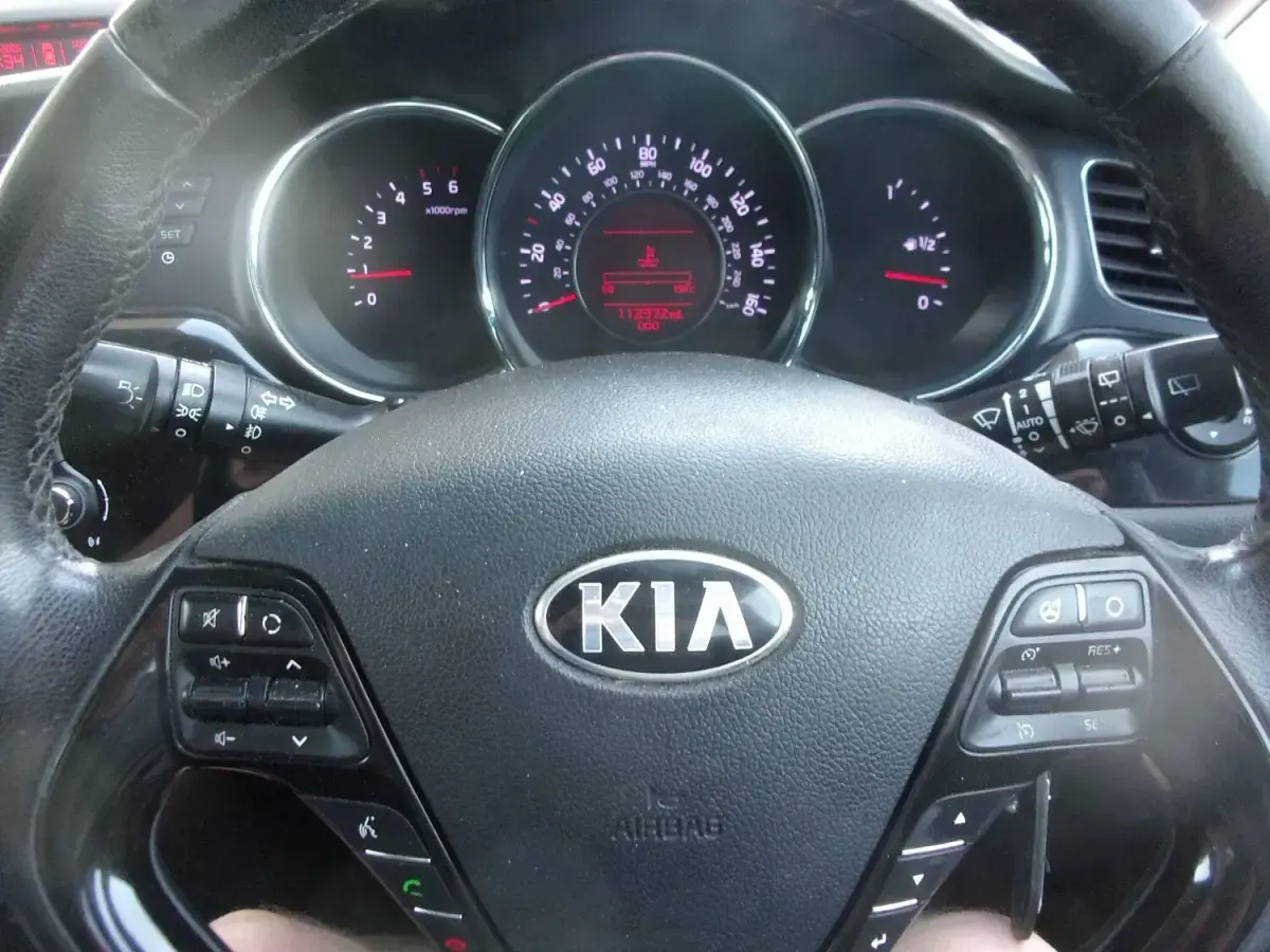 Used Kia Ceed 128 HP (94 kW) 2014 Blue Hatchback