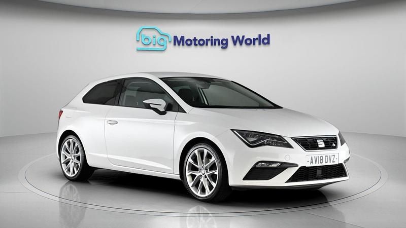 Used Seat Leon FR 125 HP (91 kW) 2018 White Coupe