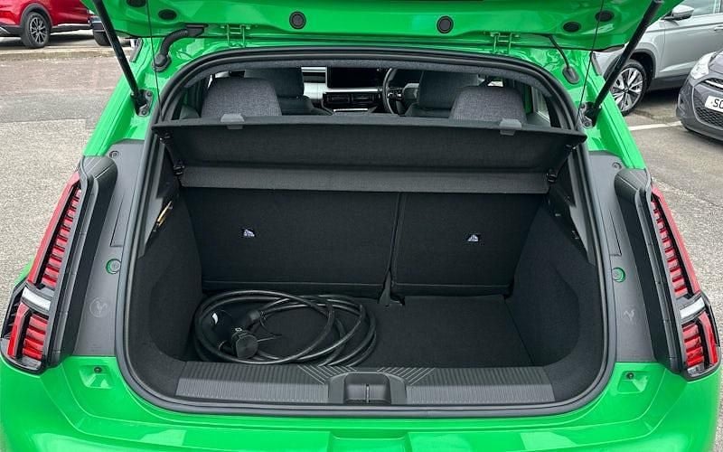 Used Renault 5 E-Tech Evolution 89 kW (122 HP) 2025 Hatchback