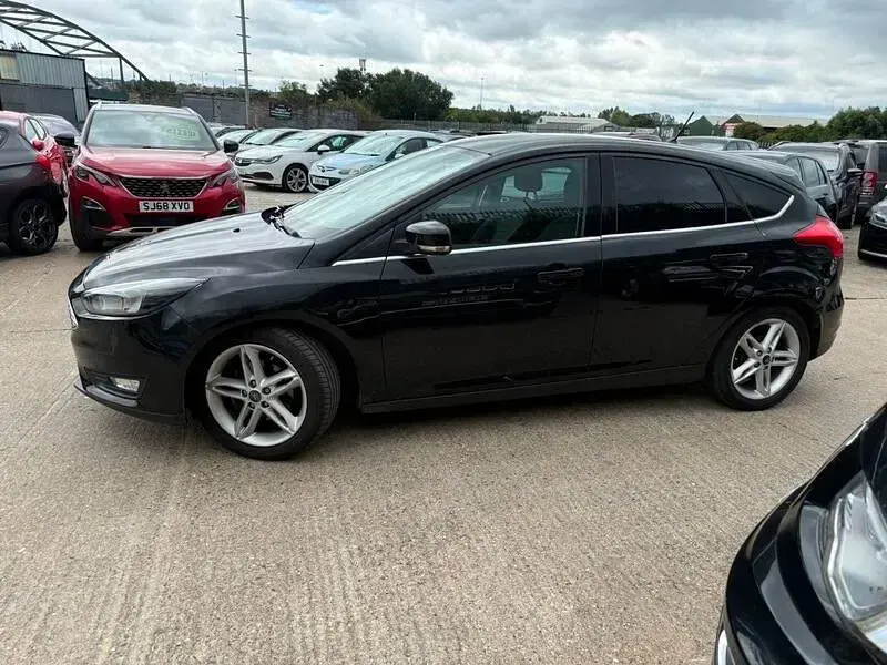 Used Ford Focus Zetec 2017 Black Hatchback