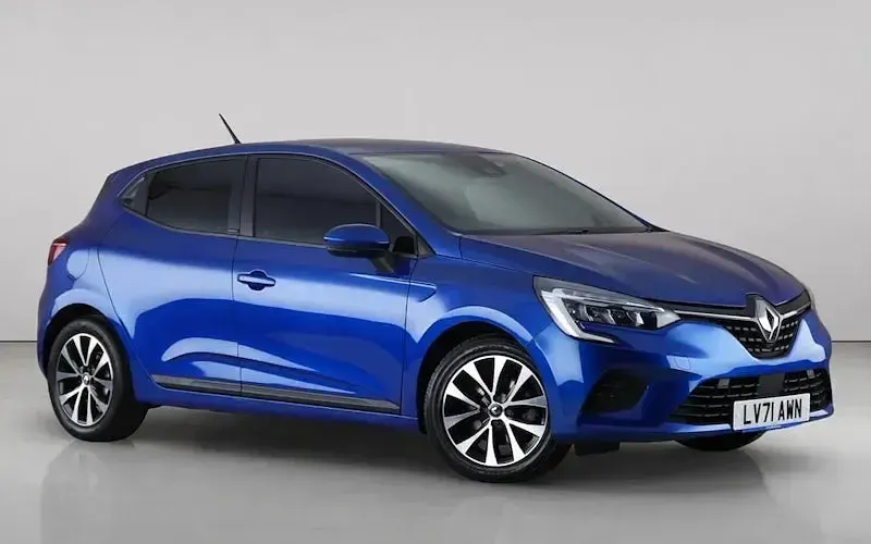 Used Renault Clio Iconic 140 HP (102 kW) 2021 Hatchback