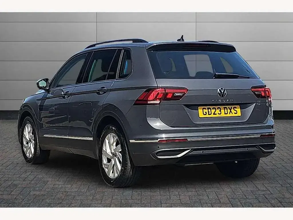 Used VW Tiguan Life 150 HP (110 kW) 2023 Grey SUV