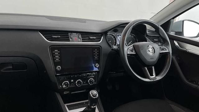 Image 2/4