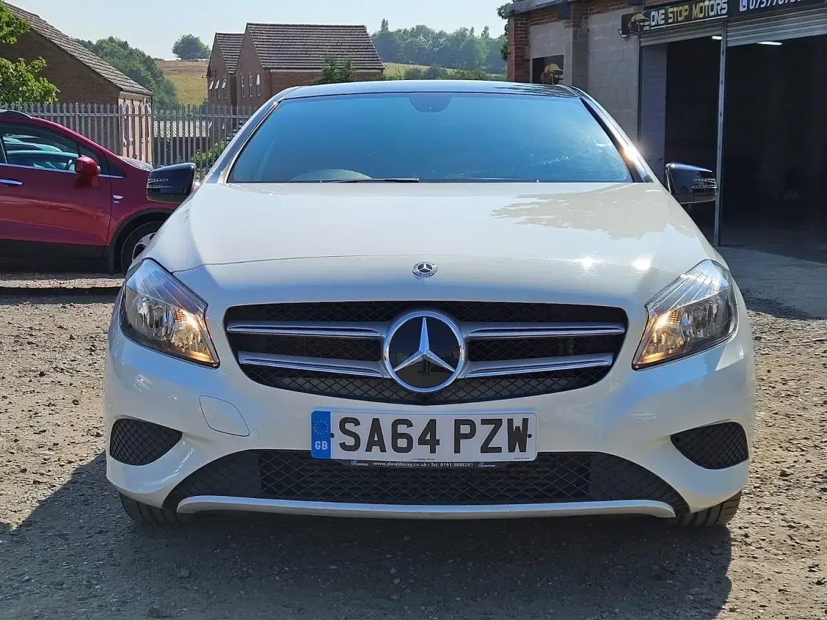 Used Mercedes A180 109 HP (80 kW) 2014 White Hatchback