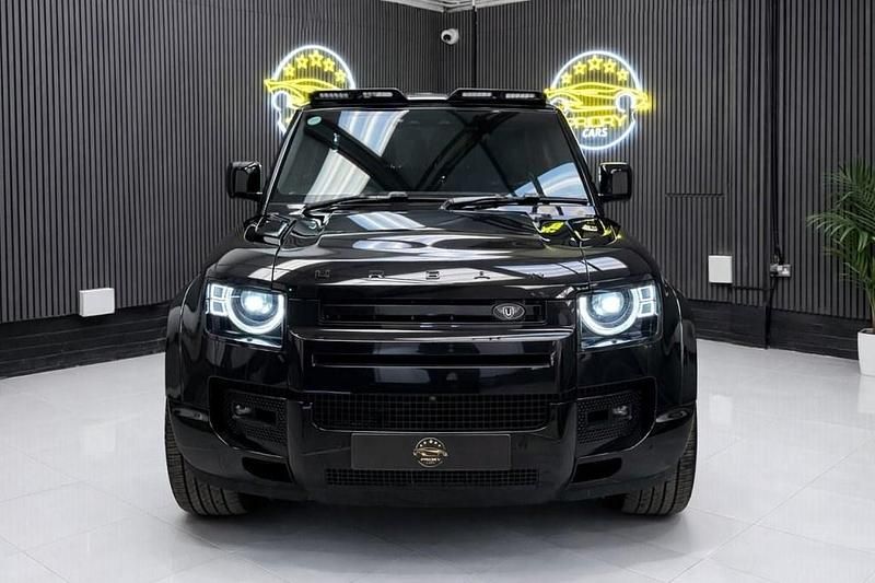 Używany Land Rover Defender S 525 KM (386 kW) 2022 Czarny Kombi