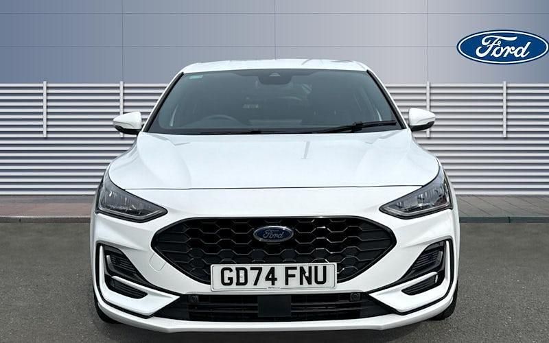 Used Ford Focus ST-Line X 125 HP (91 kW) 2024 White Hatchback