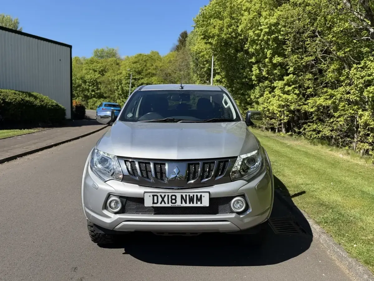 Usado Mitsubishi L200 181 HP (133 kW) 2018 Prateado Pickup