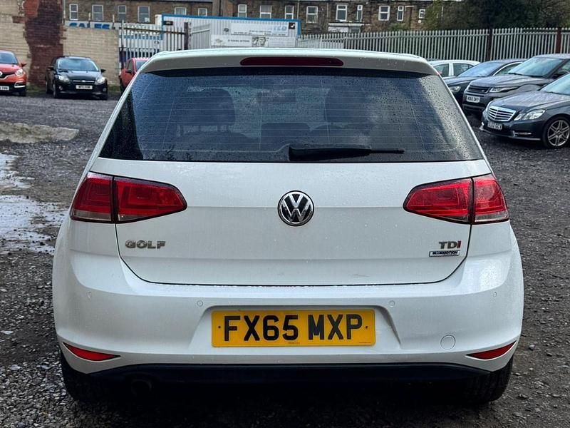 Used VW Golf VII Match 105 HP (77 kW) 2015 White Hatchback