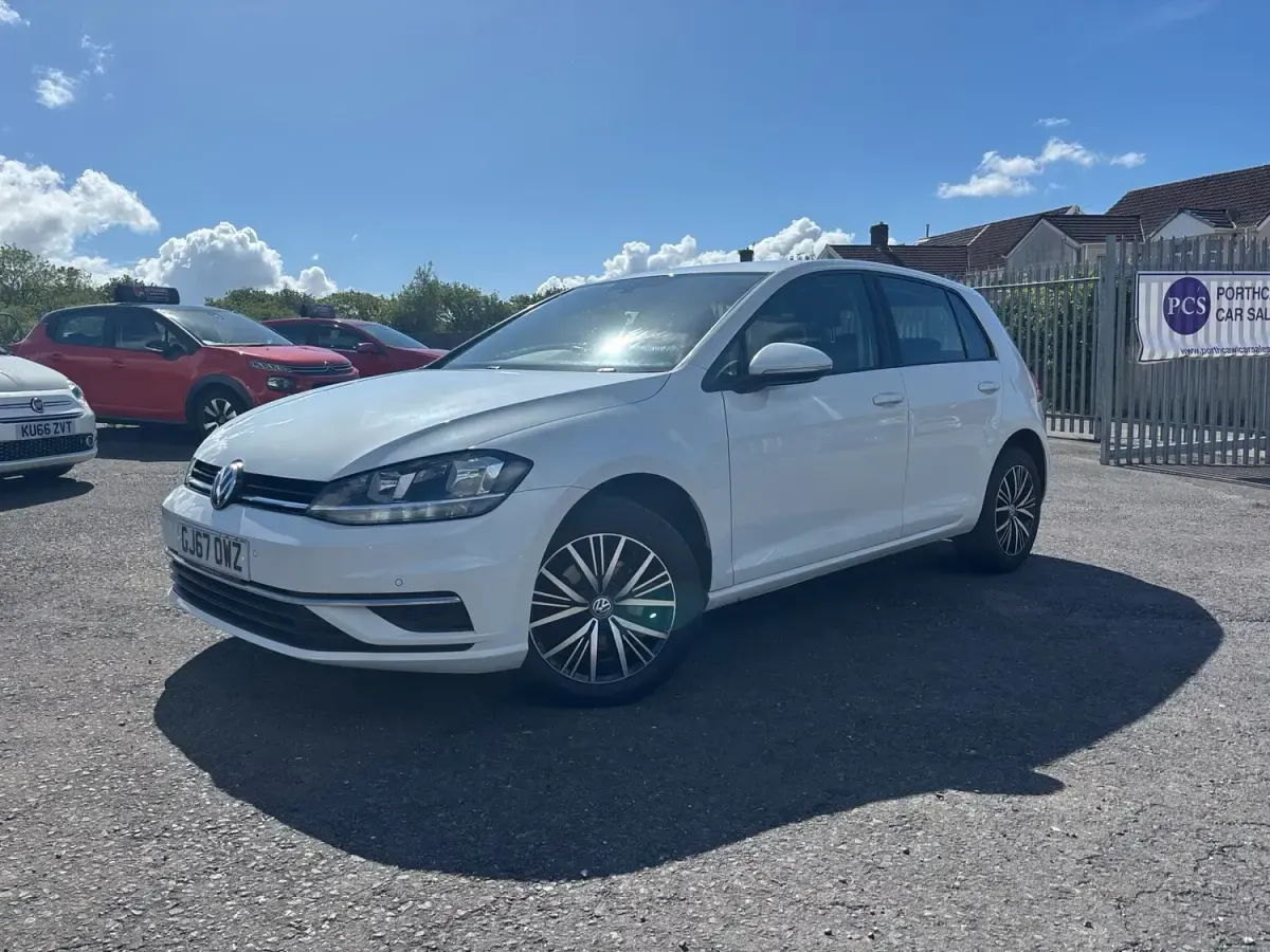 Used VW Golf VII SE 115 HP (84 kW) 2017 White Hatchback