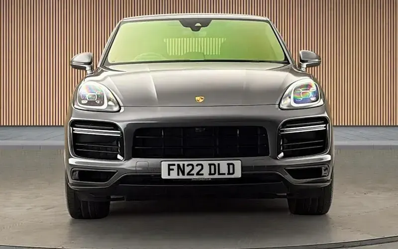 Used Porsche Cayenne Turbo 551 HP (405 kW) 2022 Quartzite grey SUV