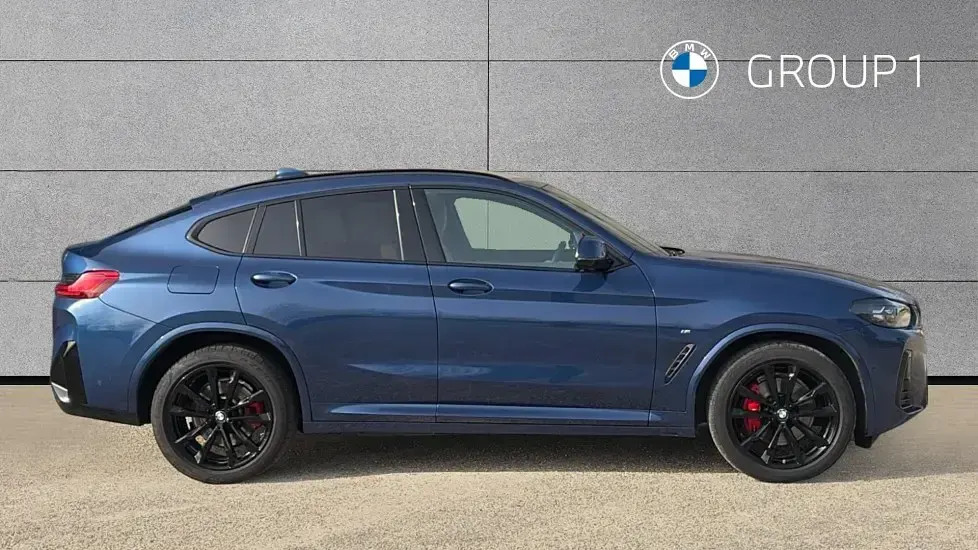 Usado BMW X4 M Sport 190 HP (139 kW) 2024 Azul SUV