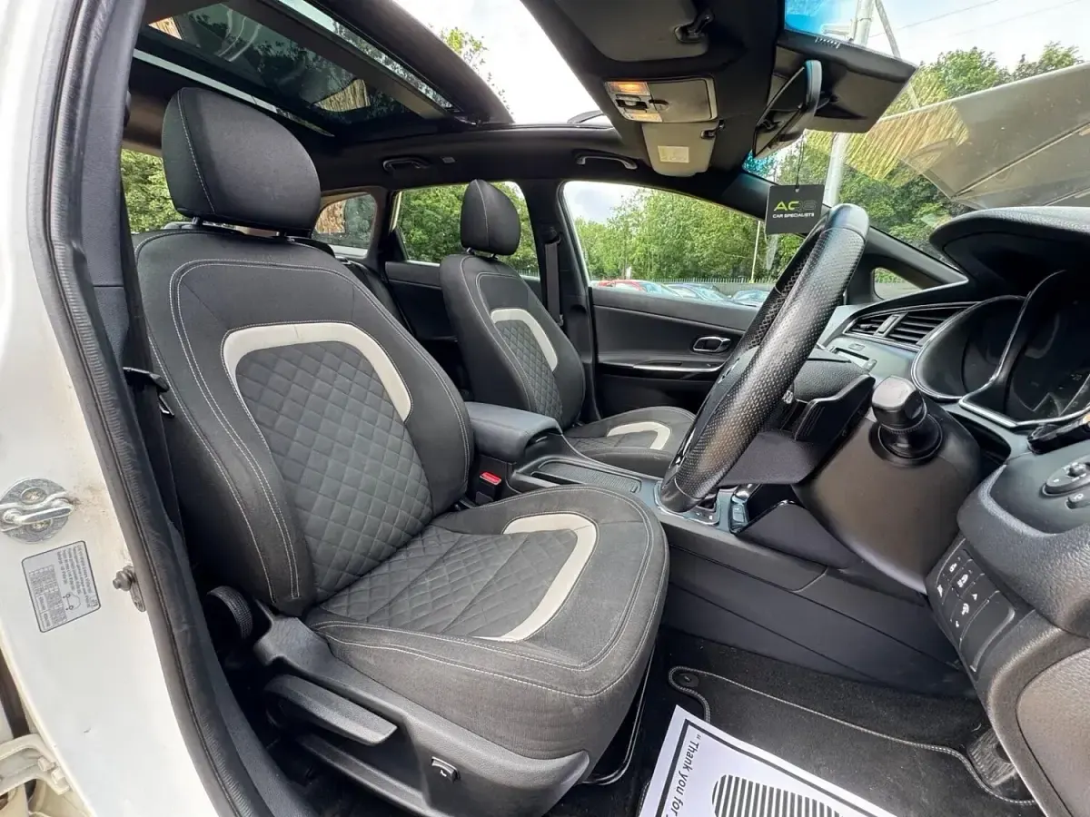 Used Kia Ceed GT-Line S 2018 White Hatchback