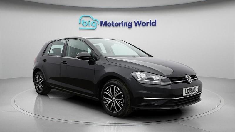 Used VW Golf VII SE 125 HP (91 kW) 2018 Black Hatchback