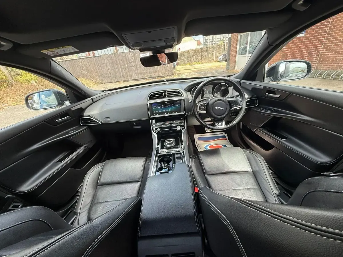Used Jaguar XE R-Sport 180 HP (132 kW) 2019 Black Sedan