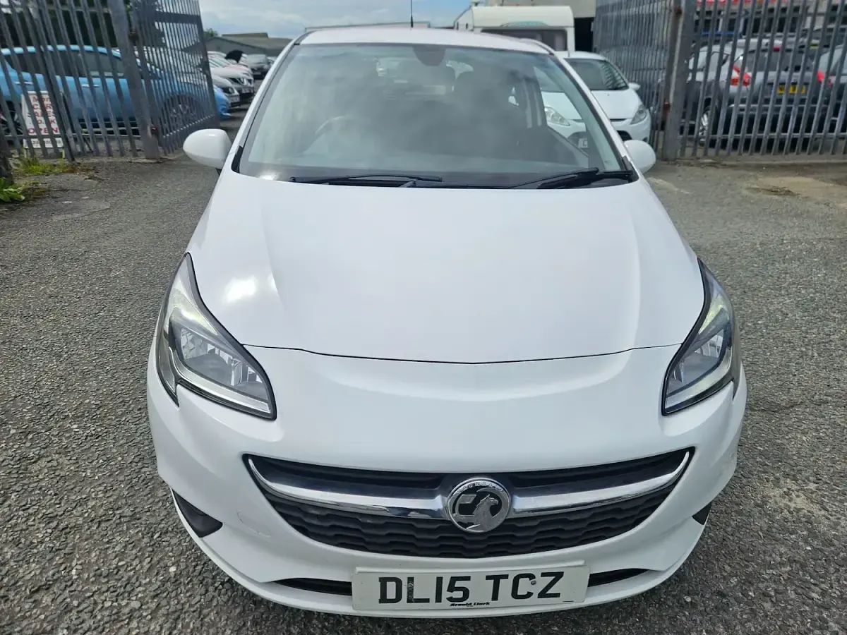 Used Vauxhall Corsa Excite 2015 White Hatchback