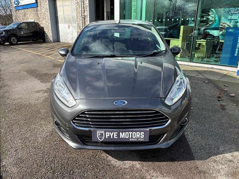Used Ford Fiesta Zetec 100 HP (73 kW) 2016 Magnetic Hatchback