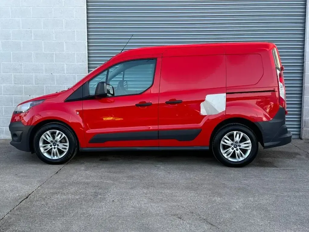 Usado Ford Transit Connect 75 HP (55 kW) 2016 Vermelho Monovolume