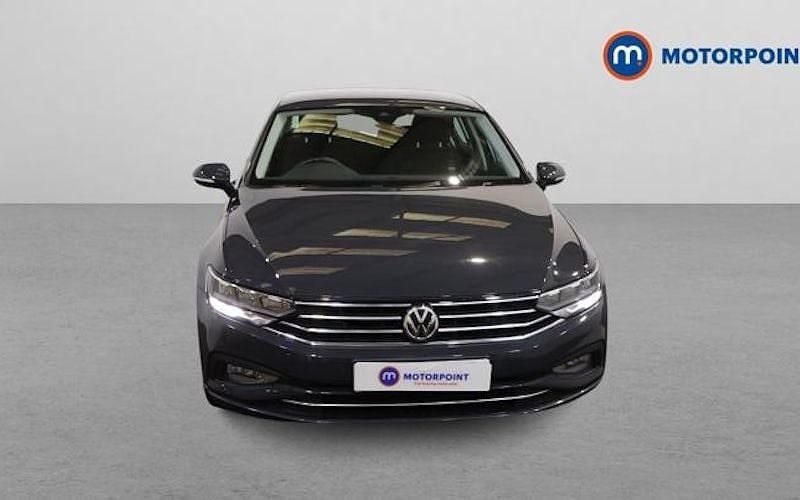 Used VW Passat SE 150 HP (110 kW) 2020 Grey Sedan