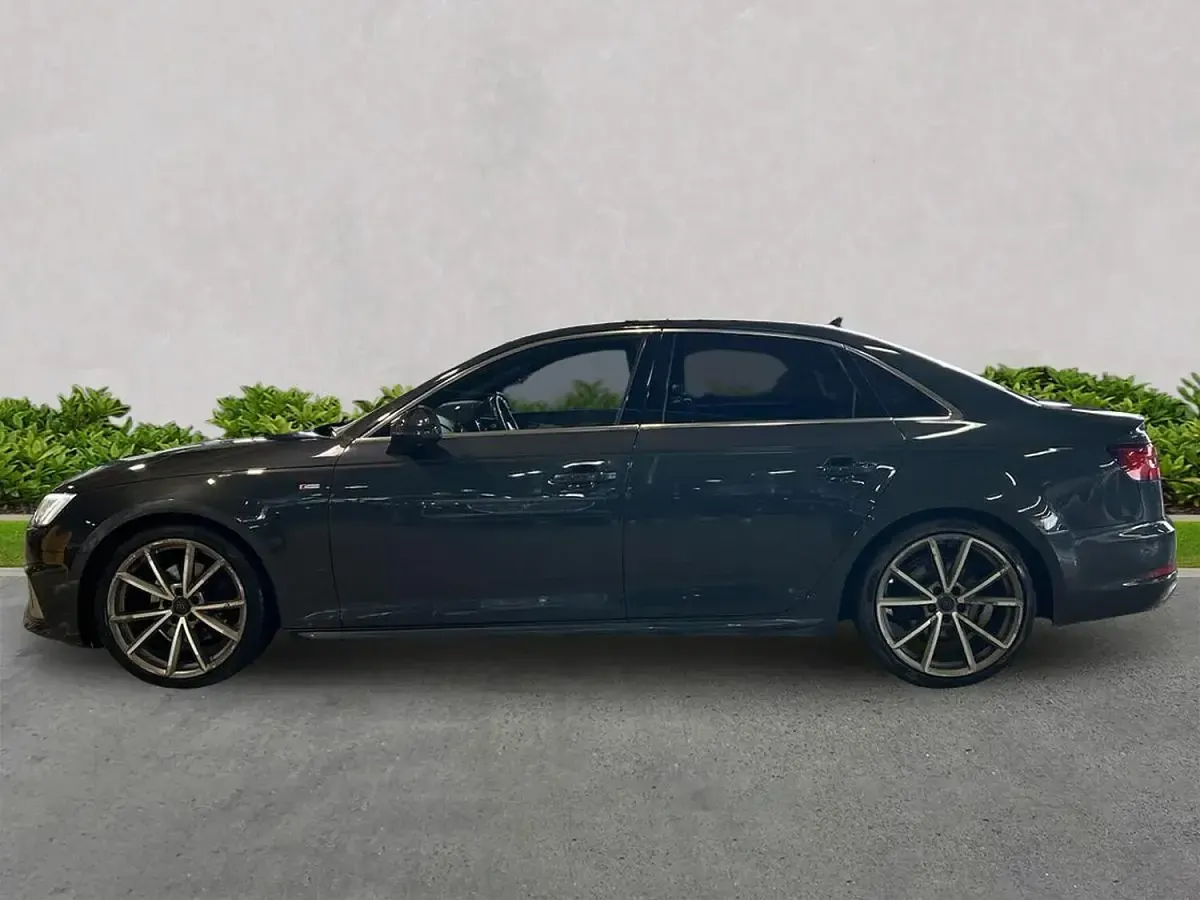 Used Audi A4 S-Line 150 HP (110 kW) 2019 Grey Sedan