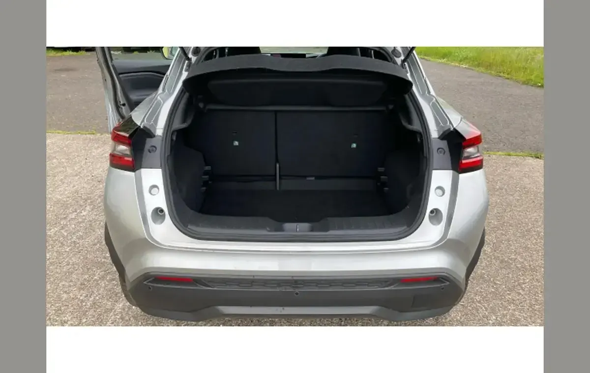 Used Nissan Juke N-Connecta 114 HP (83 kW) 2025 Silver SUV