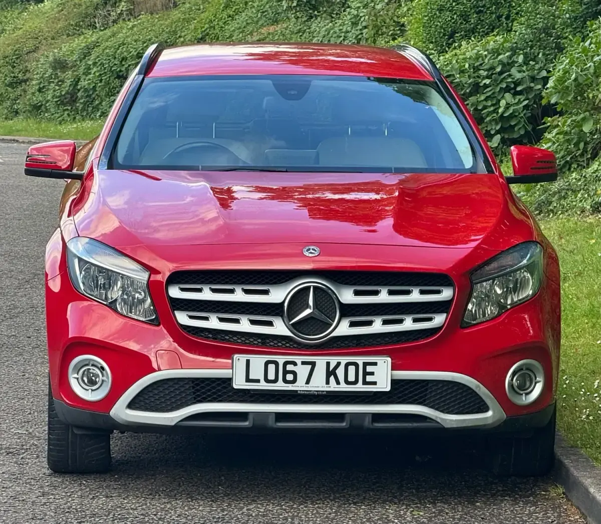 Käytetty Mercedes GLA200 SE 156 HP (114 kW) 2017 Punainen Katumaasturi