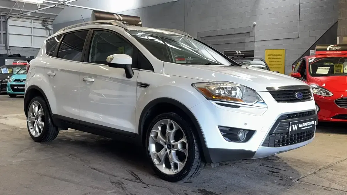 Used Ford Kuga Zetec 140 HP (102 kW) 2012 White SUV