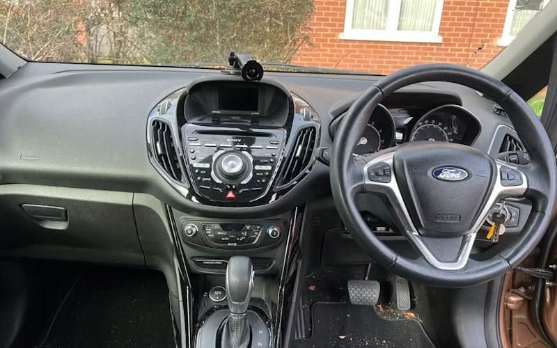 Used Ford B-MAX Titanium 105 HP (77 kW) 2016 Gold MPV