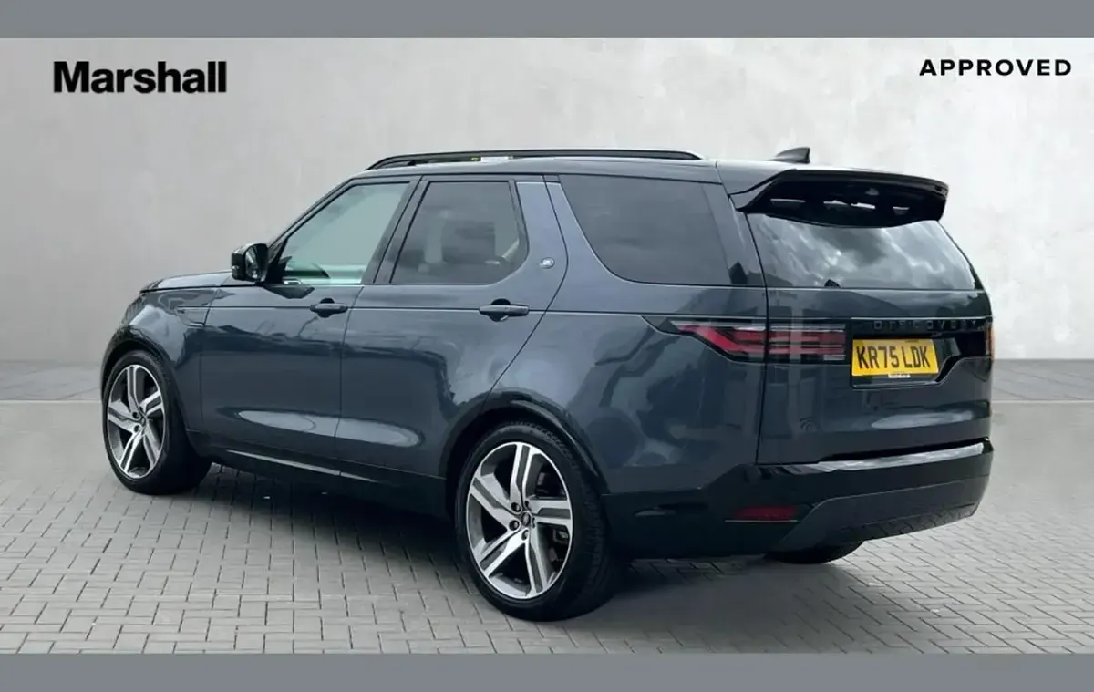 Used Land Rover Discovery HSE Dynamic 350 HP (257 kW) 2025 Varesine blue SUV