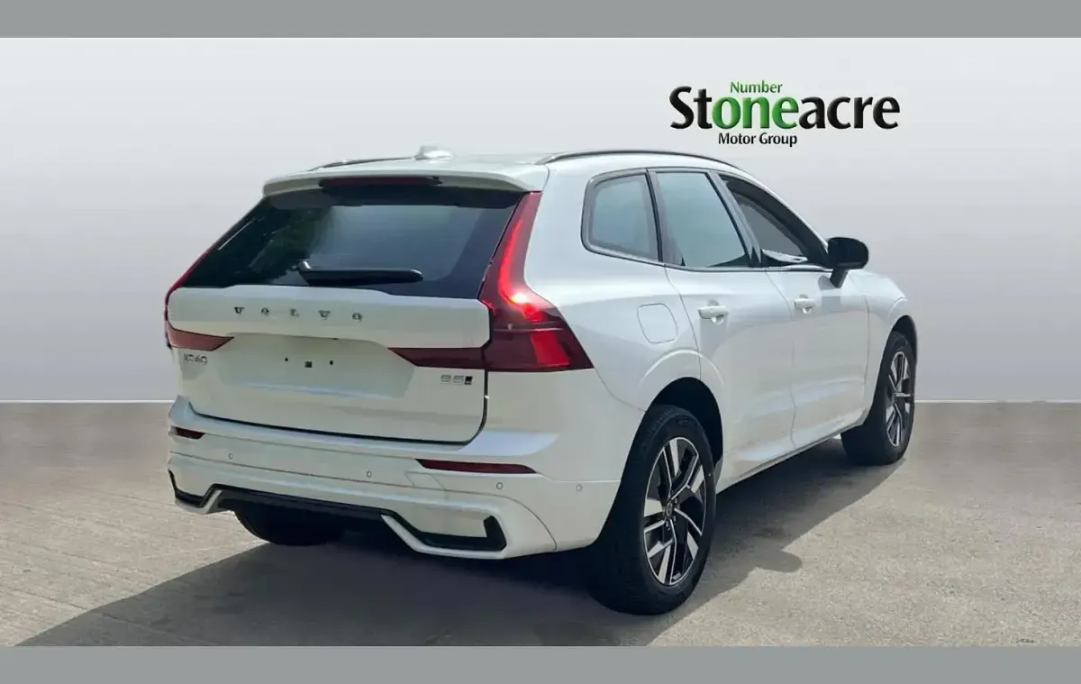 New Volvo XC60 Plus 247 HP (181 kW) 2026 White SUV