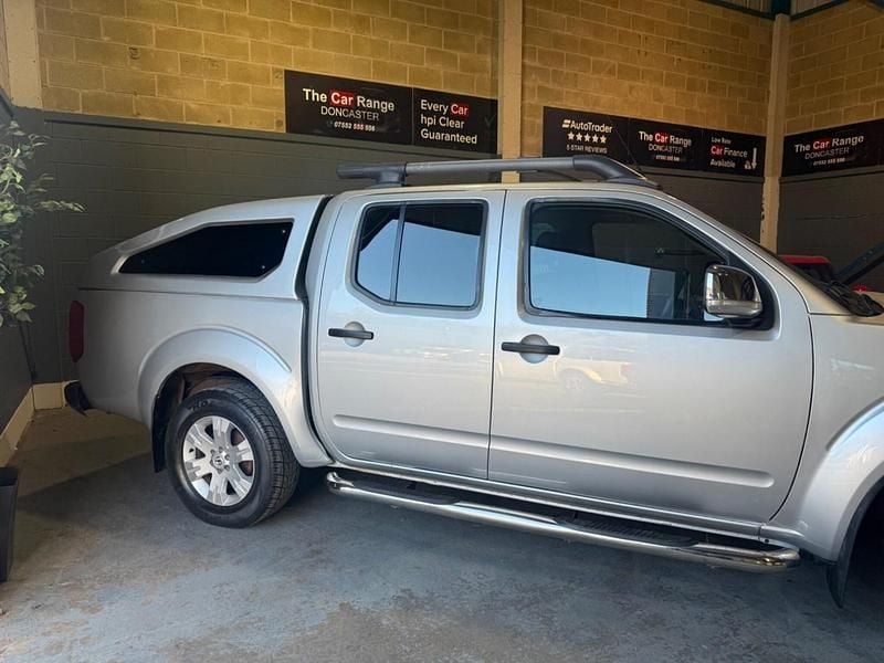 Used Nissan Navara Tekna 190 HP (139 kW) 2013 Silver Pickup