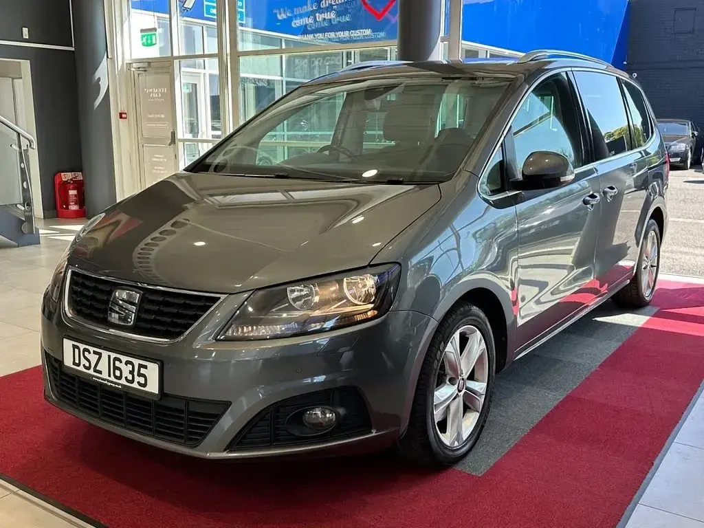 Usado Seat Alhambra Ecomotive 150 HP (110 kW) 2019 Cinzento Monovolume