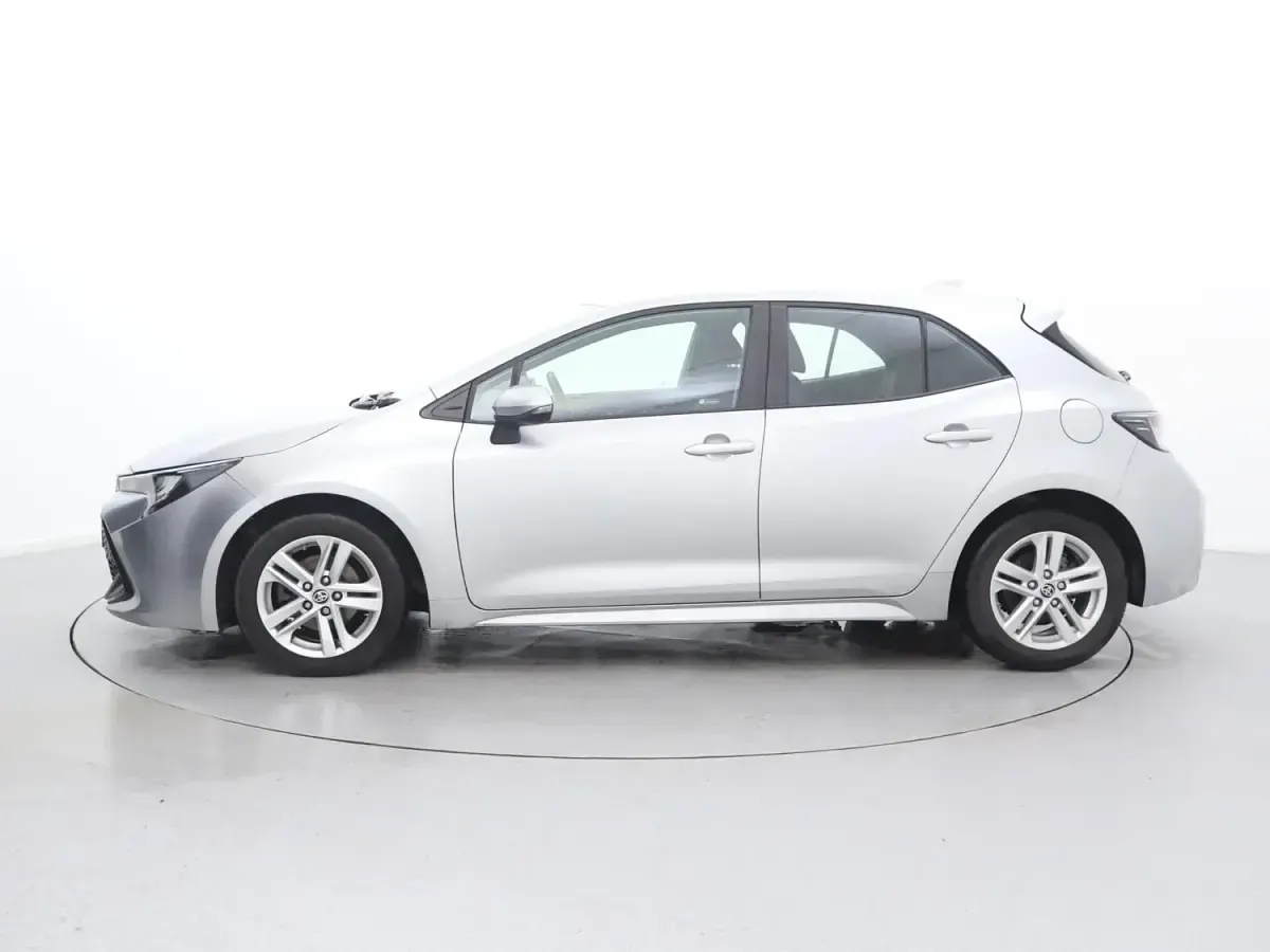 Usado Toyota Corolla 2022 Plateado Utilitario