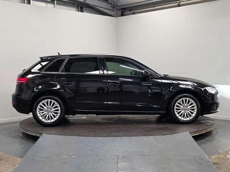 Usado Audi A3 108 HP (79 kW) 2017 Preto Citadino