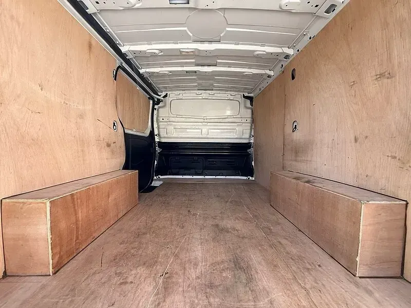 Used Renault Trafic Business 2022 Glacier white